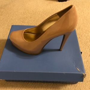 Vera Wang Pumps